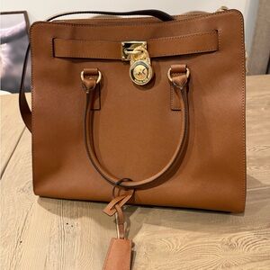 Elegant Brown Leather Handbag